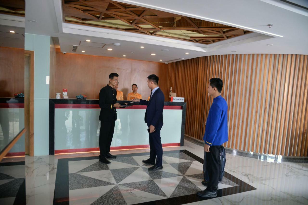 Ritz Grand Hotel 4*