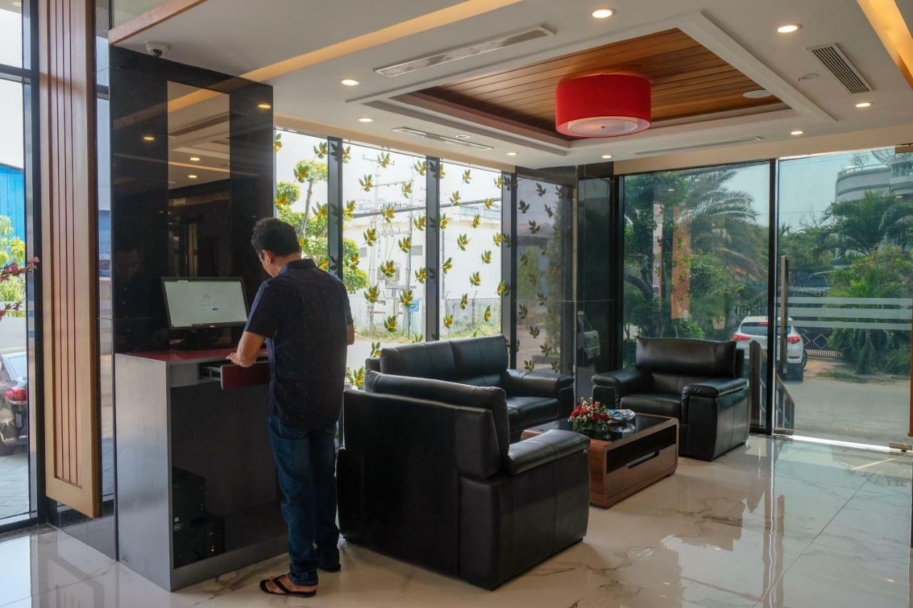 Ritz Grand 4* Mandalay