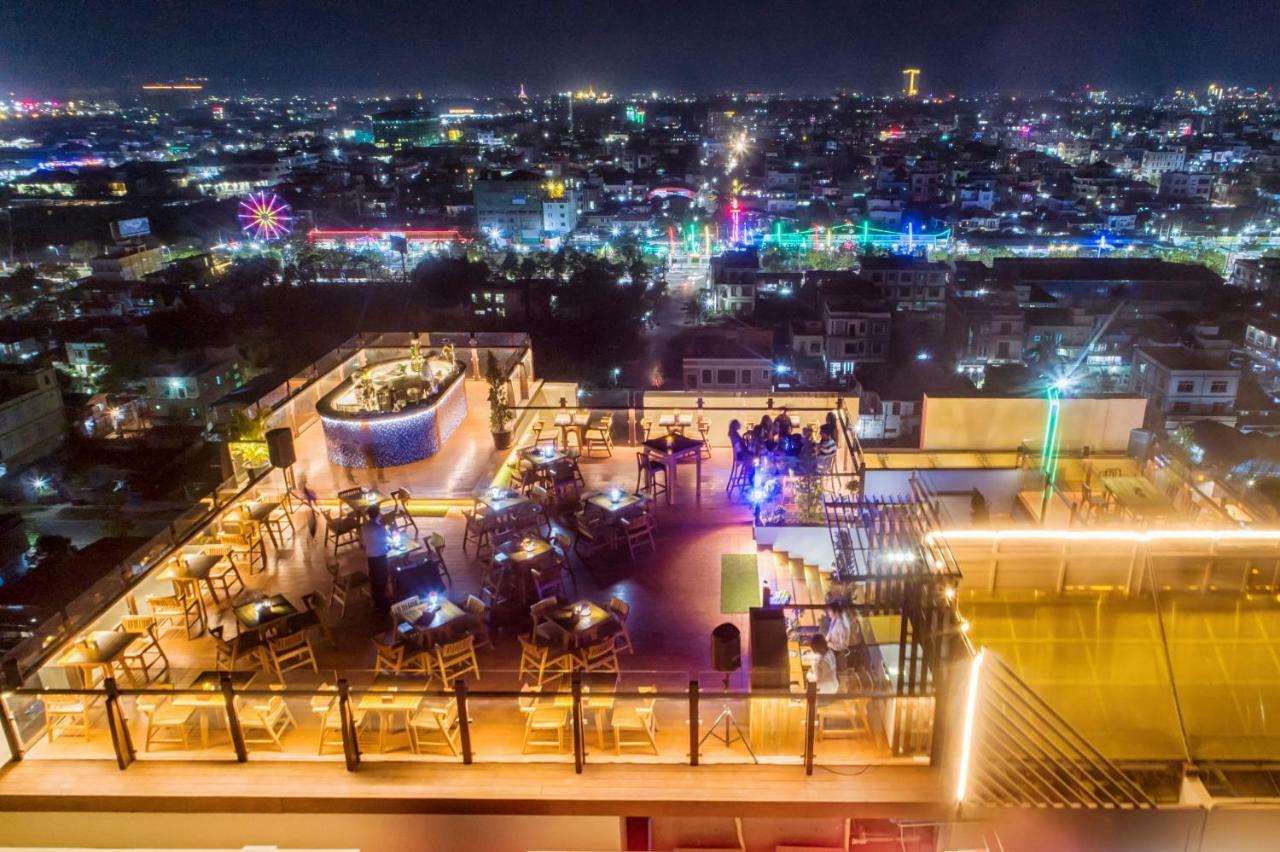 Ritz Grand 4* Mandalay