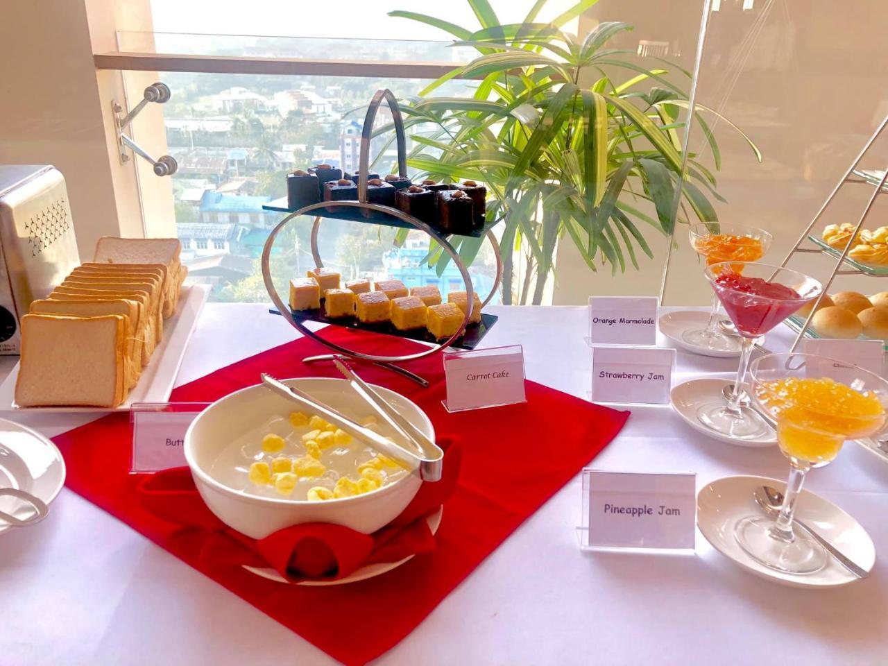 Ritz Grand 4* Mandalay